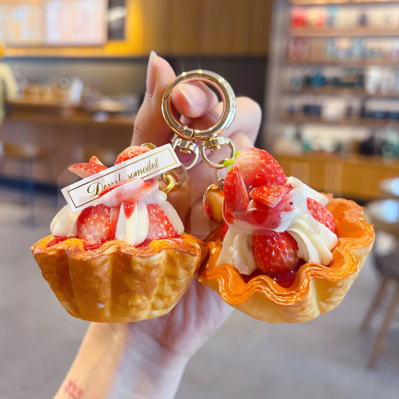 Carabiner Keychain - Kreativer PU-Erdbeer-Eierkuchen-Schlüsselanhänger, realistischer Dessert-Taschenanhänger, Eiscreme-Schlüsselring, Rucksack-Anhänger,